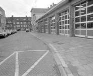 880552 Gezicht in de St. Bonifaciusstraat te Utrecht, met rechts autobedrijf Bilthoven (Amsterdamsestraatweg 565) en ...